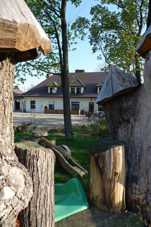 Gosciniec Dworski W Ropie - Pokoje Goscinne Ropa Exterior foto